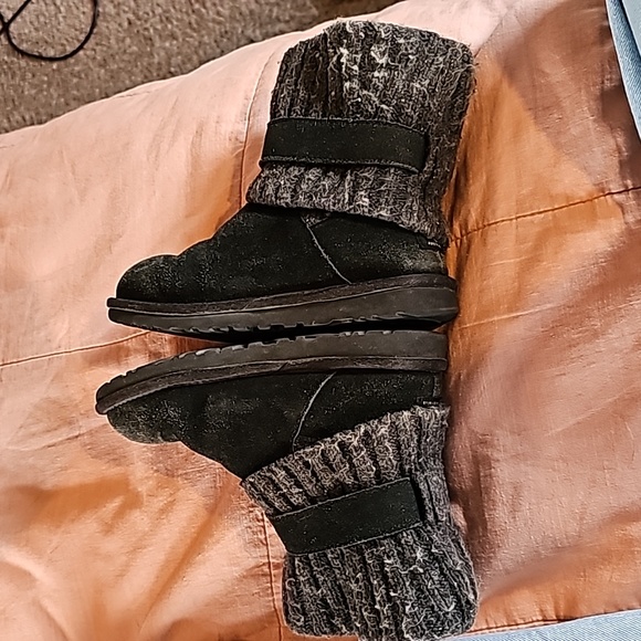 AWESOME UGG CABLE SOCK TRIM WITH BUCKLE BOOTS - Picture 3 of 10